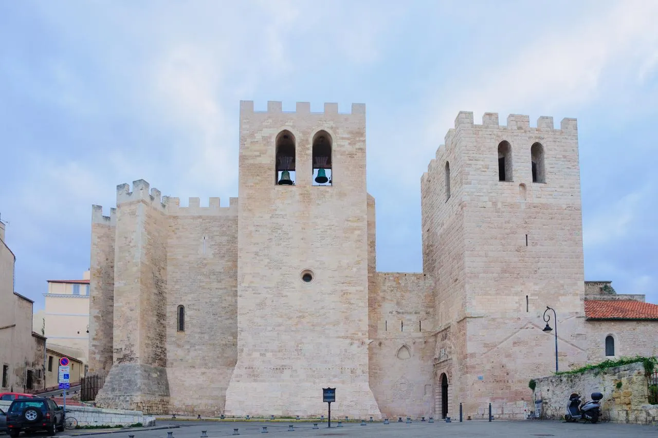 L’abbaye Saint-Victor de Marseille. Ses murs furent élevés au Ve siècle — et c’est un évêque russe qui rendit au martyr des premiers temps sa gloire et sa vénération.