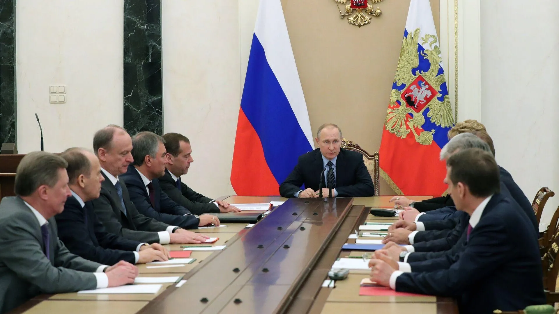 Vladimir Putin addressing a meeting of the Security Council, 2022.